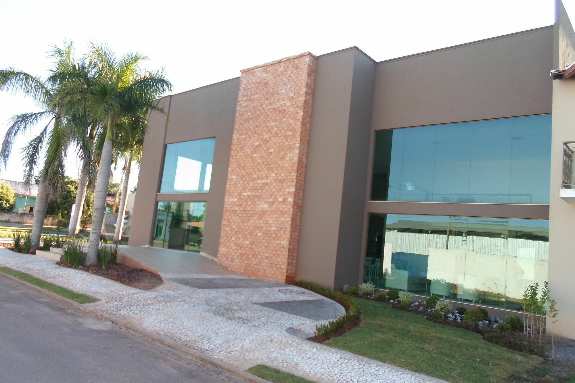 The Garden Hotel Bonito  Bagian luar foto